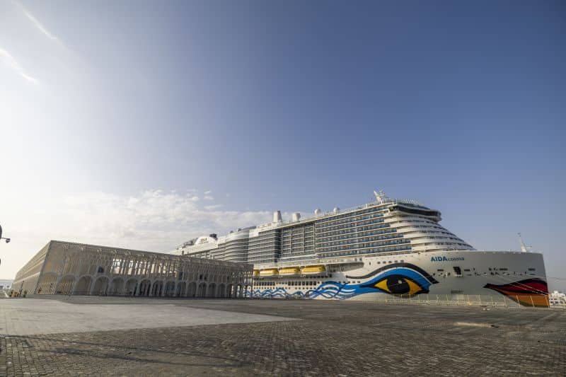 AIDAcosma am Doha Cruise Terminal