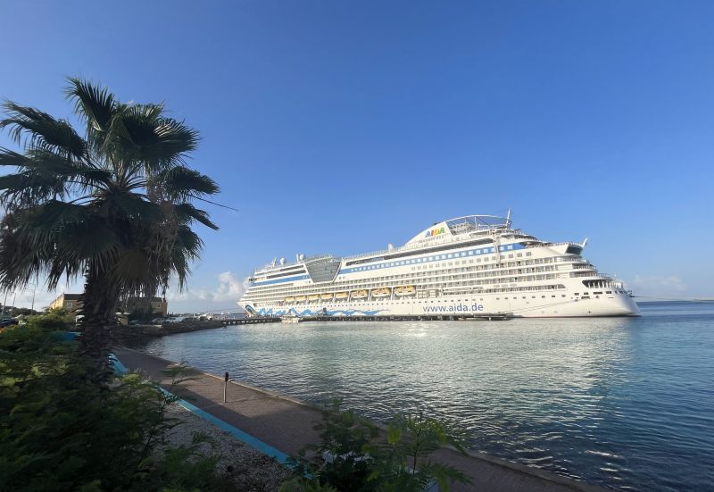 AIDAdiva am South Pier auf Bonaire