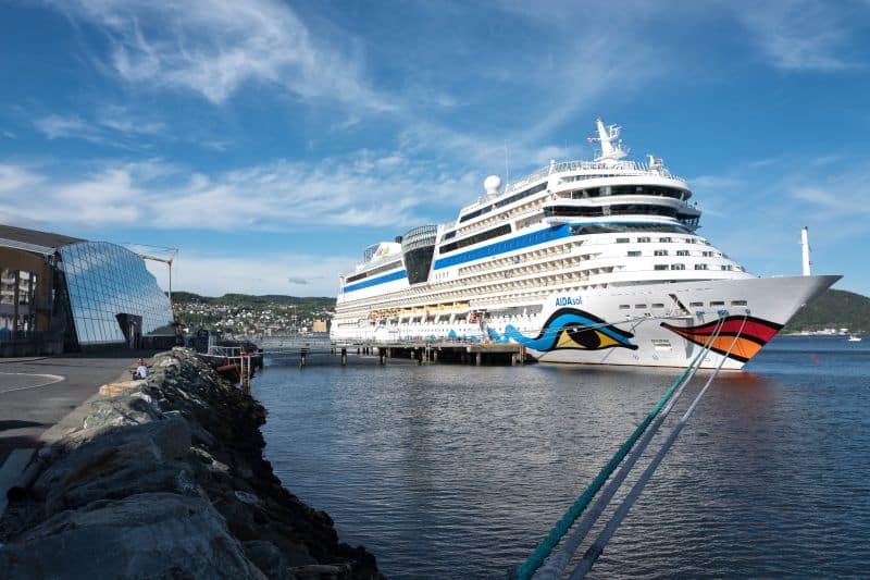 AIDAsol am Hauptliegeplatz (am Pirbadet)