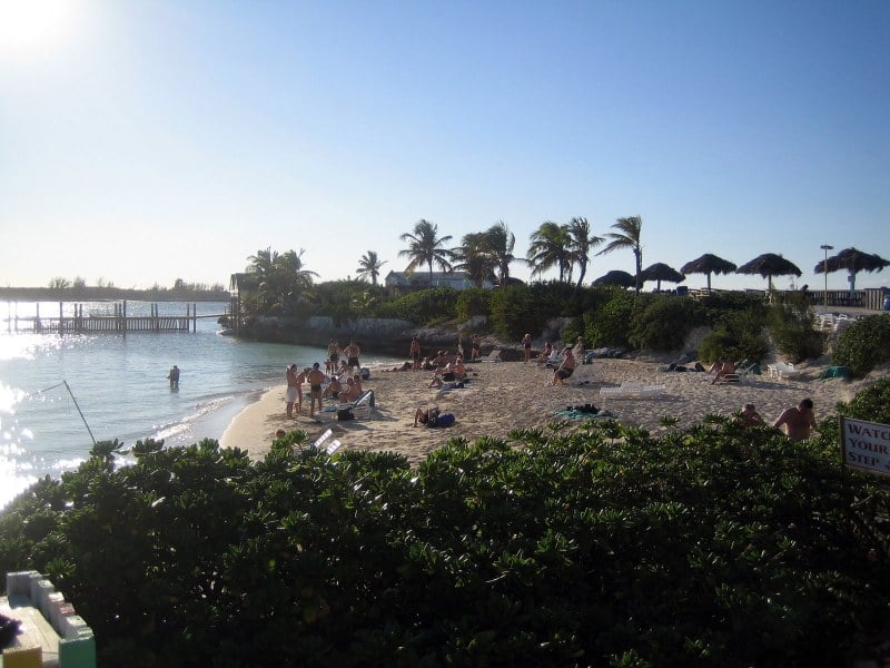 Strand von Pearl Island auf den Bahamas