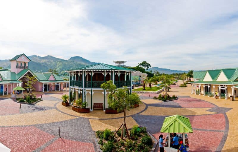 Blick in das Amber Cove Cruise Center