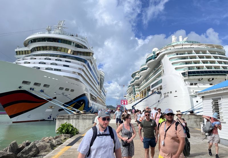 Kreuzfahrtschiffe auf Antigua