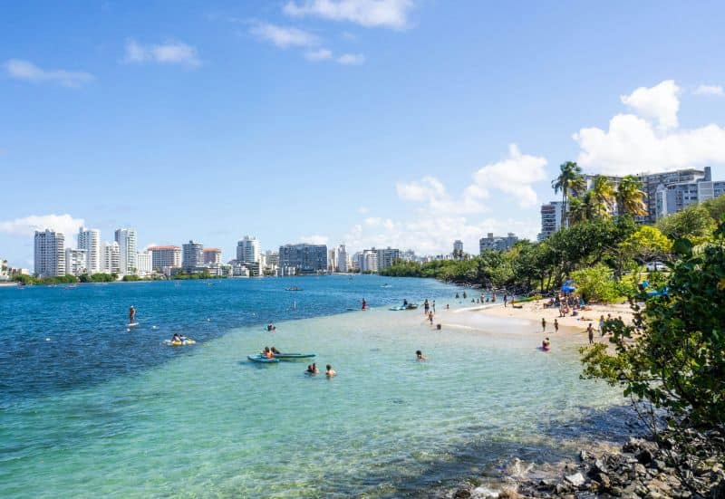 In San Juan auf eigene Faust zum Balneario del Escambron