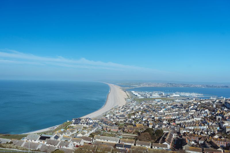 Blick auf Underhill und den Chesil Beach