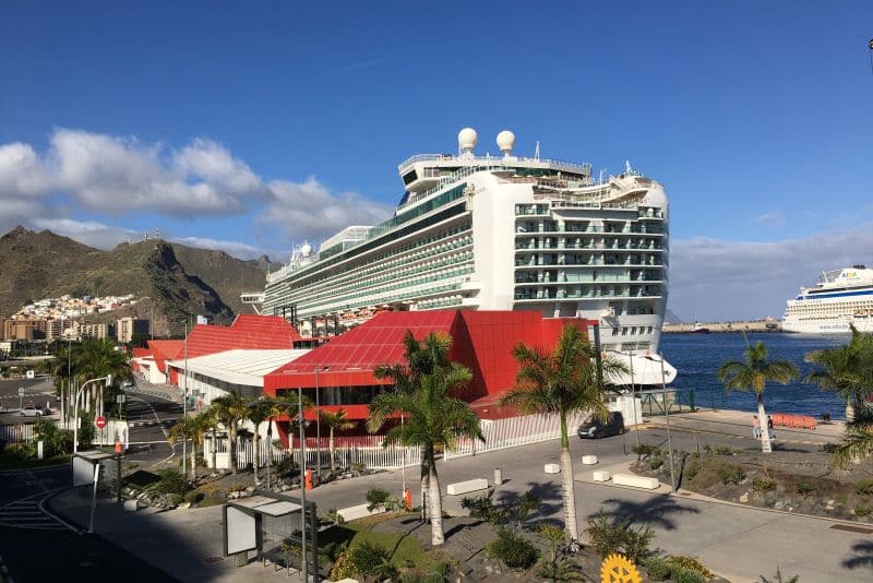 Blick auf das neue Terminal de Cruceros