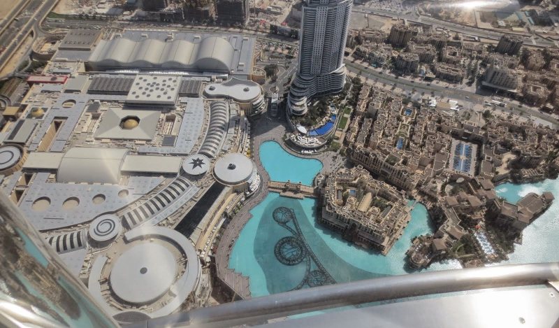 Blick aus luftiger Höhe auf die Dubai Mall