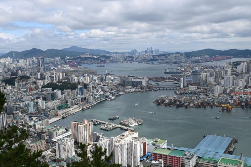 Blick über Busan aus der Luft
