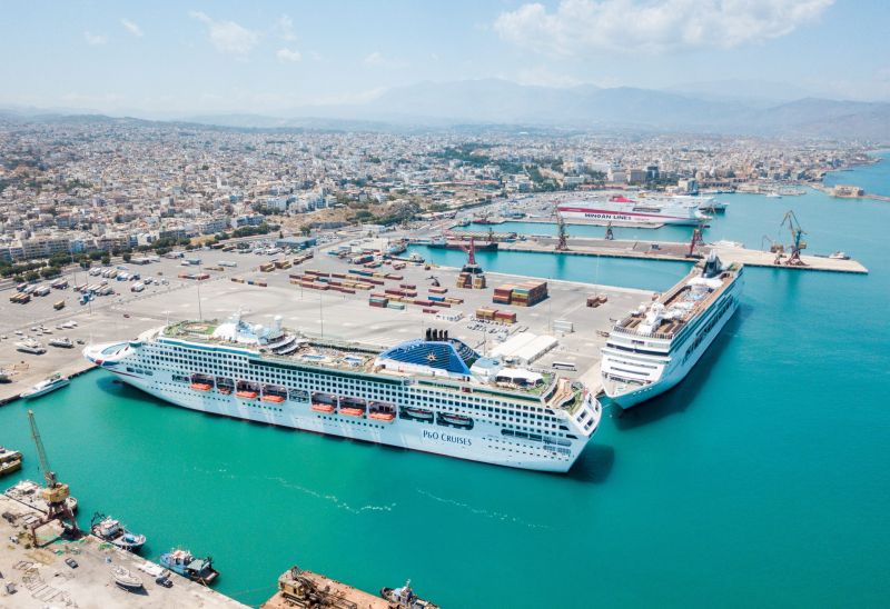 Blick über den Hauptliegeplatz in Richtung Altstadt