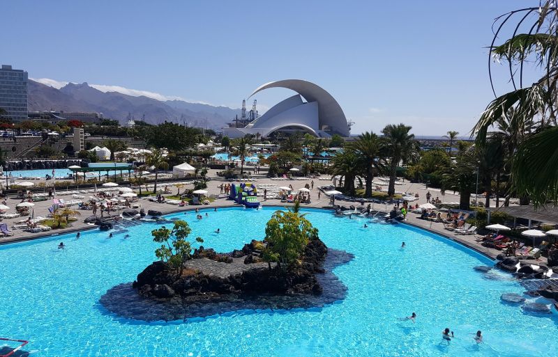 Blick vom Parque Marítimo zum Auditorio de Tenerife in Santa Cruz