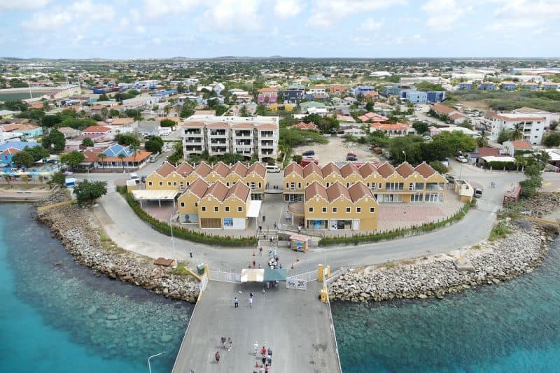 Blick vom Schiff auf die South Pier Mall