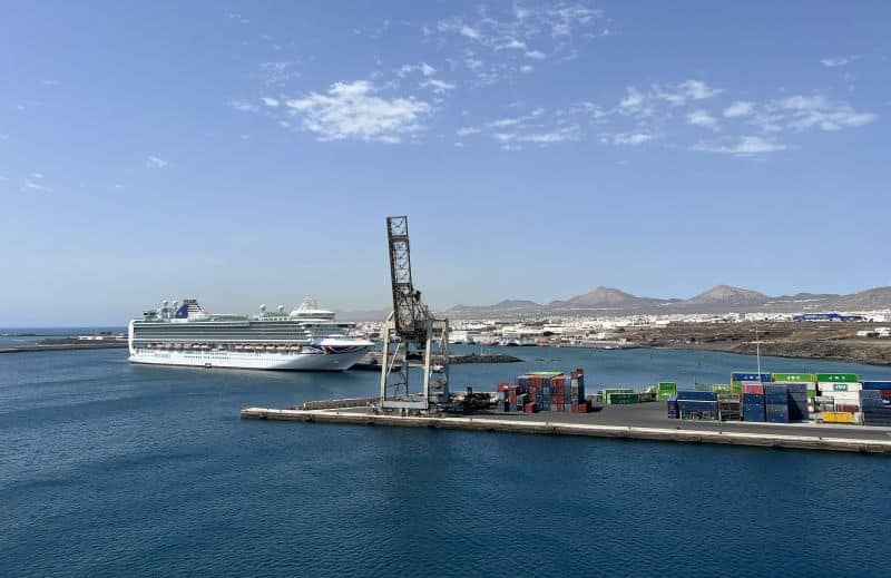 Blick von der Muelle de los Marmoles in Richtung Muelle de Cruceros