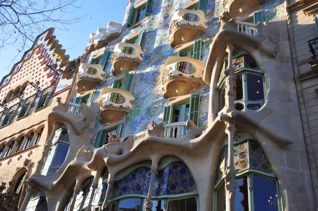 Casa Batlló ist ein Wohn- und Geschäftshaus nach einem Entwurf von Antoni Gaudí am Passeig de Gràcia