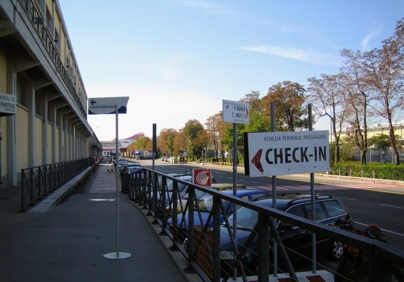 Check-In an der Statione Marittima in Venedig