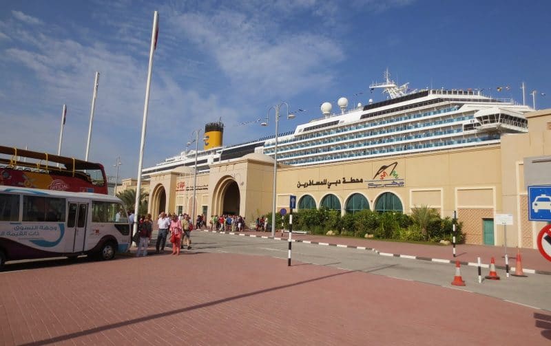 Costa Serena am Dubai Cruise Terminal