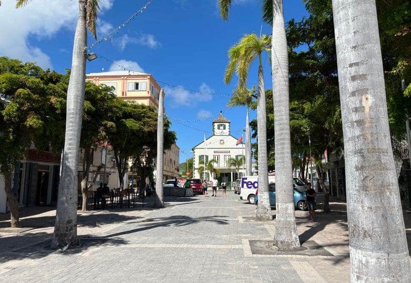 Cyrus Wathey Square mit dem Courthouse