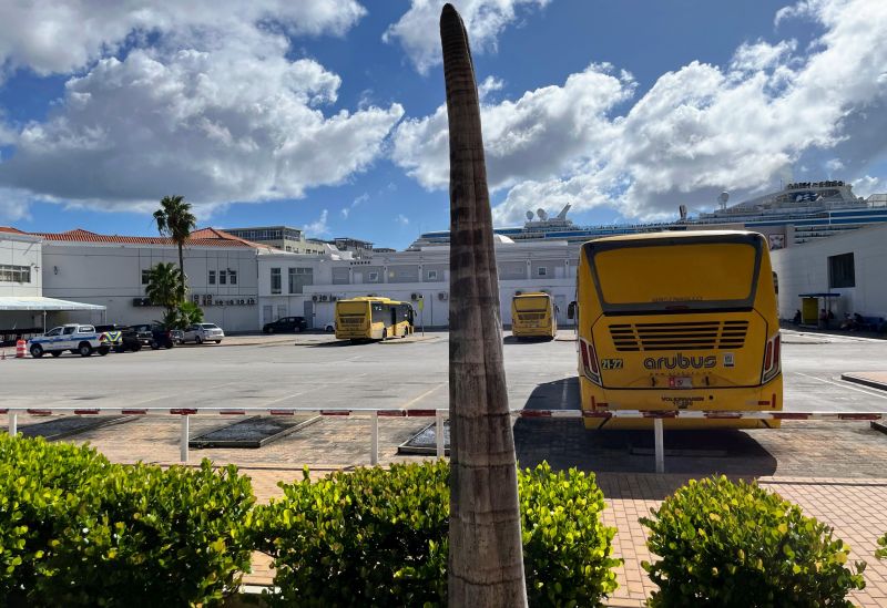 Der Busbahnhof von Oranjestad