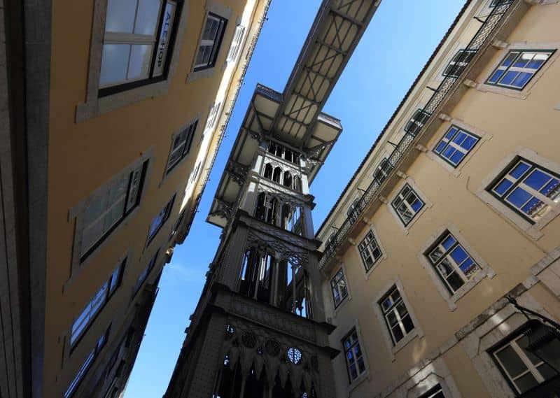 Lissabon auf eigene Faust mit dem Elevador de Santa Justa erleben