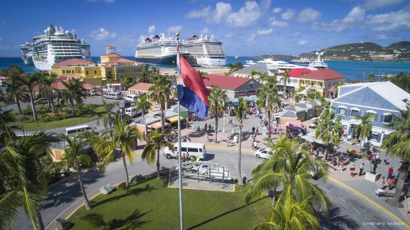 Der Hafen von St. Maarten ist Ziel vieler Karibik Kreuzfahrten