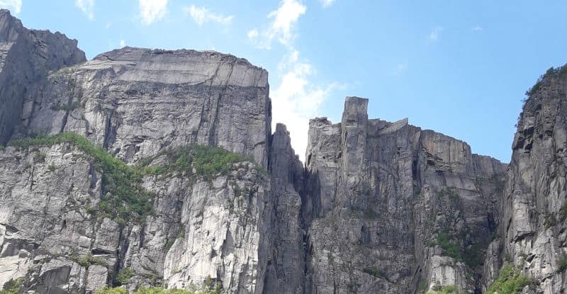 Der Preikestolen (Predigtstuhl) vom Boot aus gesehen