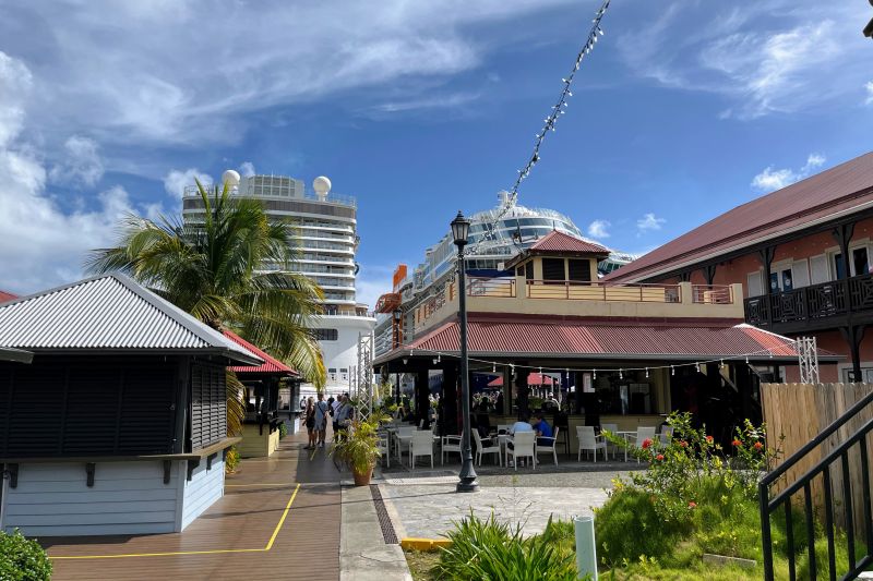 Der Tortola Pier Park in Road Town
