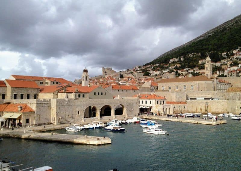 Der alte Stadthafen von Dubrovnik