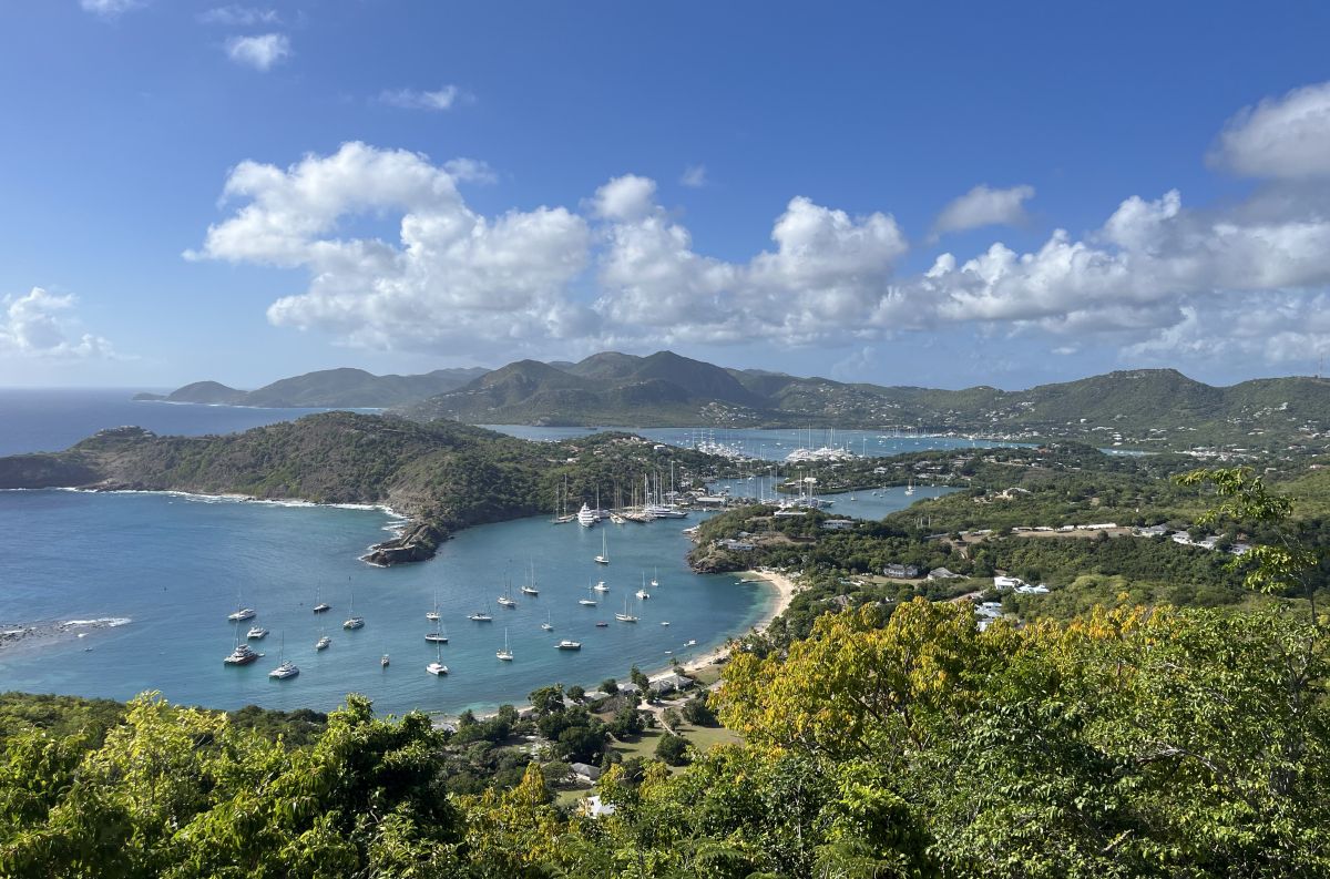 Der berühmte Ausblick von Shirley Heights auf English Harbour