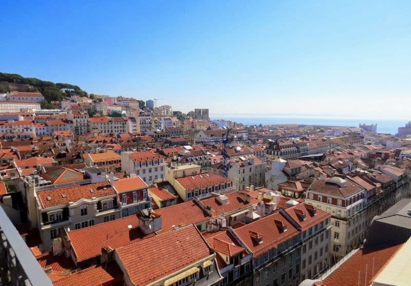 Die Baixa von Lissabon auf eigene Faust zu Fuß erkunden