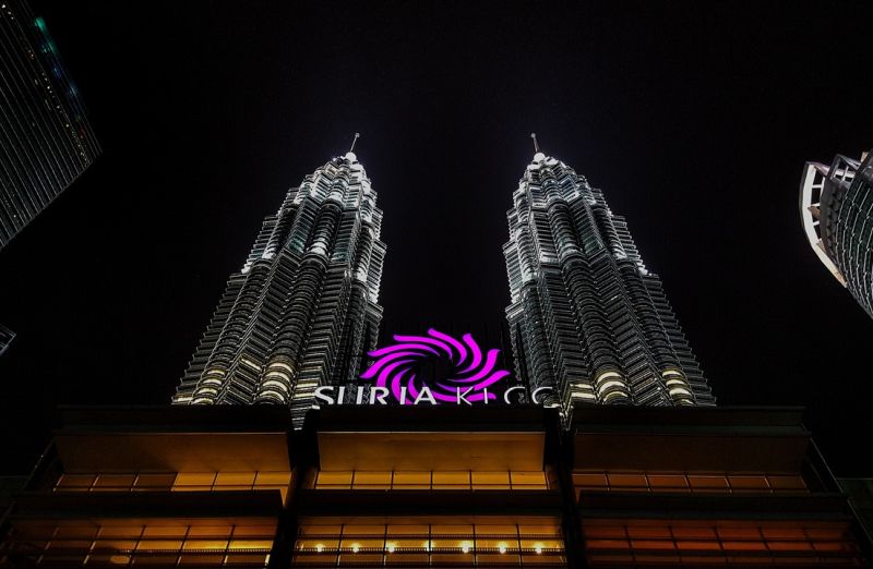 Die Petronas Towers bei Nacht