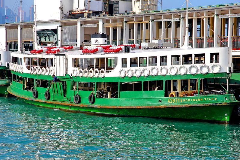 Die Star Ferry gilt als Hongkongs schwimmendes Wahrzeichen
