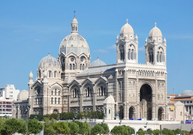 Die mächtige Kathedrale von Marseille