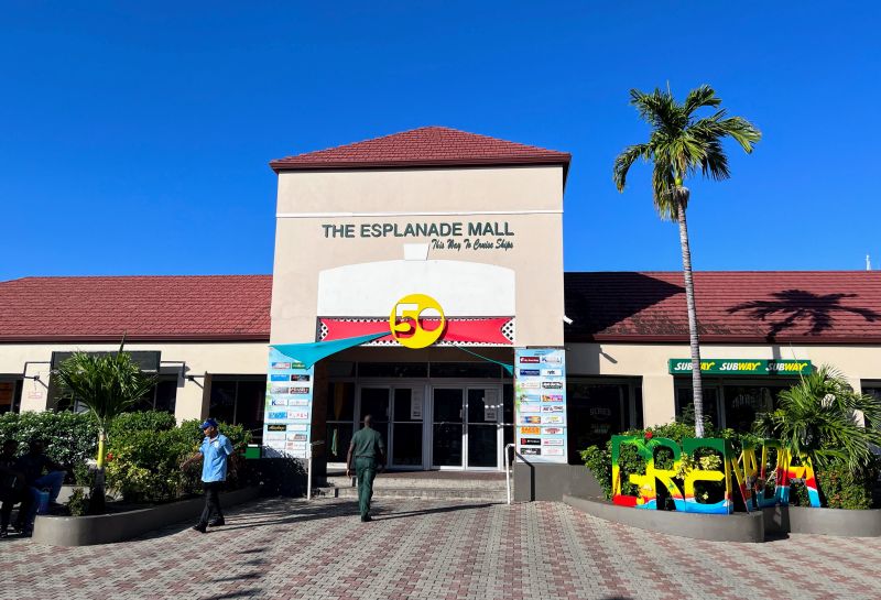Esplanade Mall am Genada Cruise Terminal