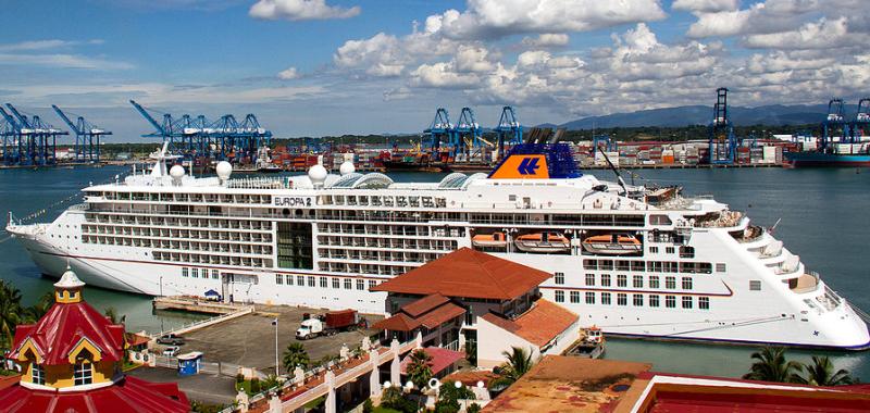 Europa 2 im Hafen