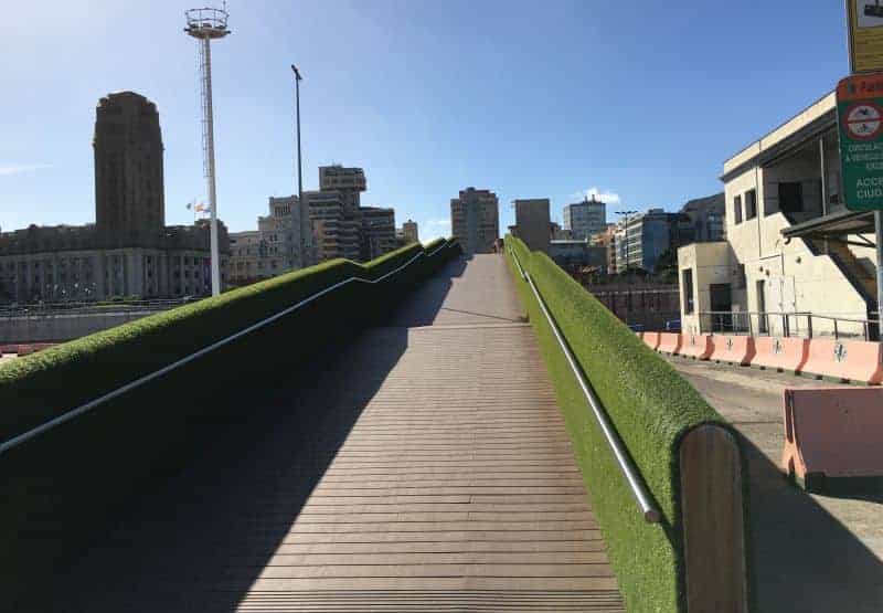 Fußgängerbrücke zur Plaza Espana