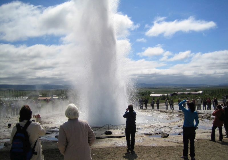 In Reykjavik auf eigene Faust zu den Geysiren