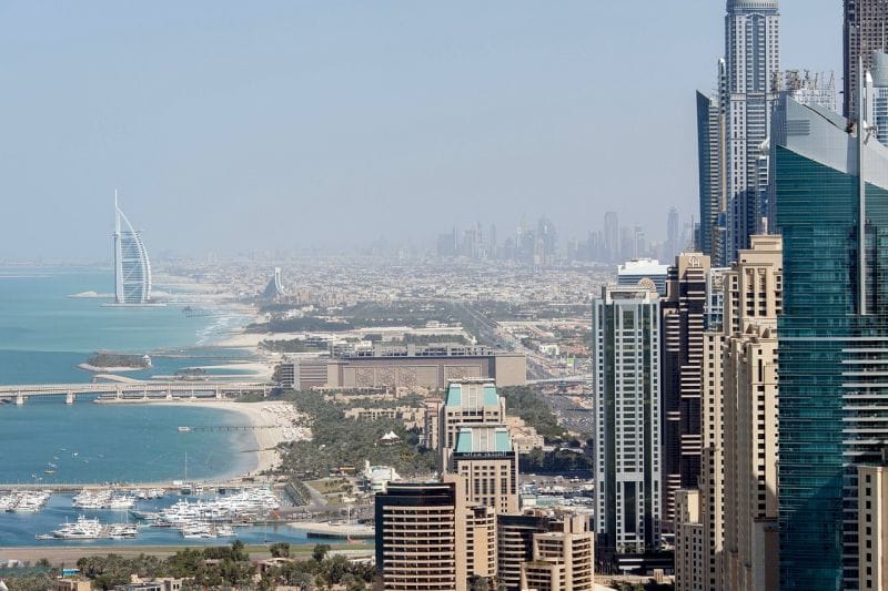 In Dubai auf eigene Faust an den Strand