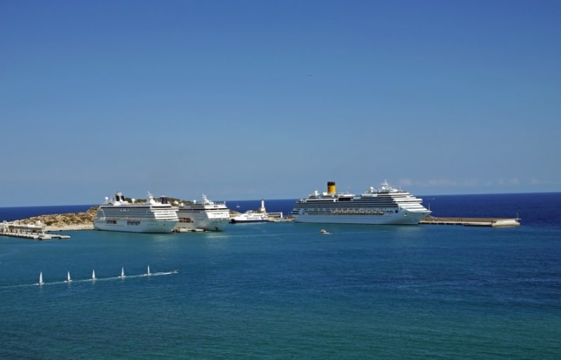Kreuzfahrtschiffe im Hafen