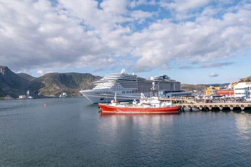 MSC Preziosa in Honningsvåg