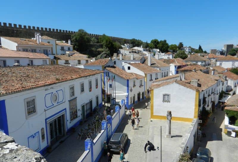 In Lissabon auf eigene Faust nach Obidos