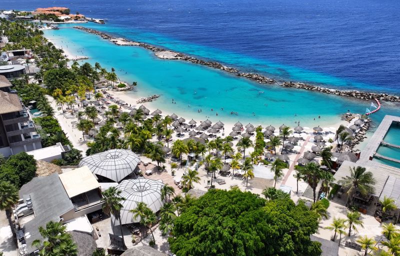 Blick auf den Mambo Beach auf Curaçao