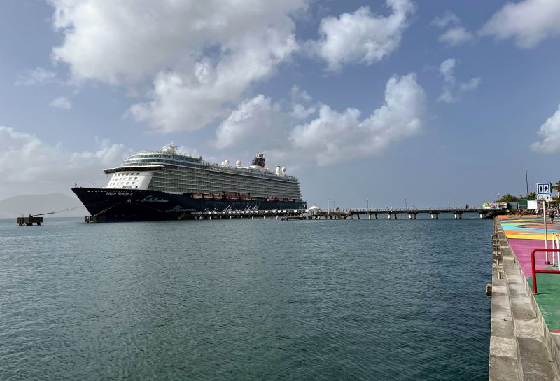 Mein Schiff 4 am Terminal Pointe Simon