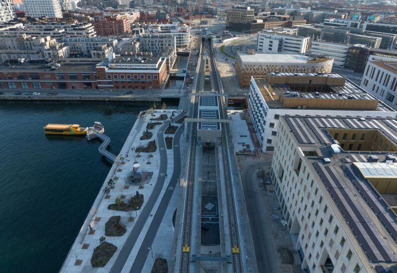 Metro- und Hafenbushaltestelle Orientkaj