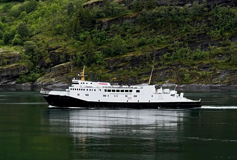 Mit der Fähre über den Geirangerfjord