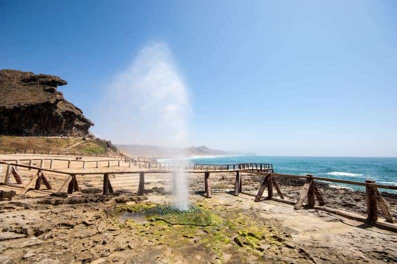 Den Mughsail Beach in Salalah auf eigene Faust erkunden