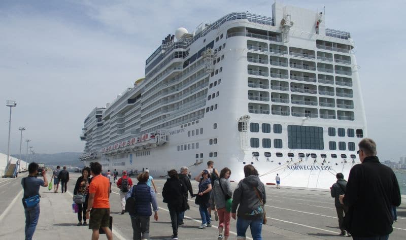 Die Norwegian Epic in Tanger