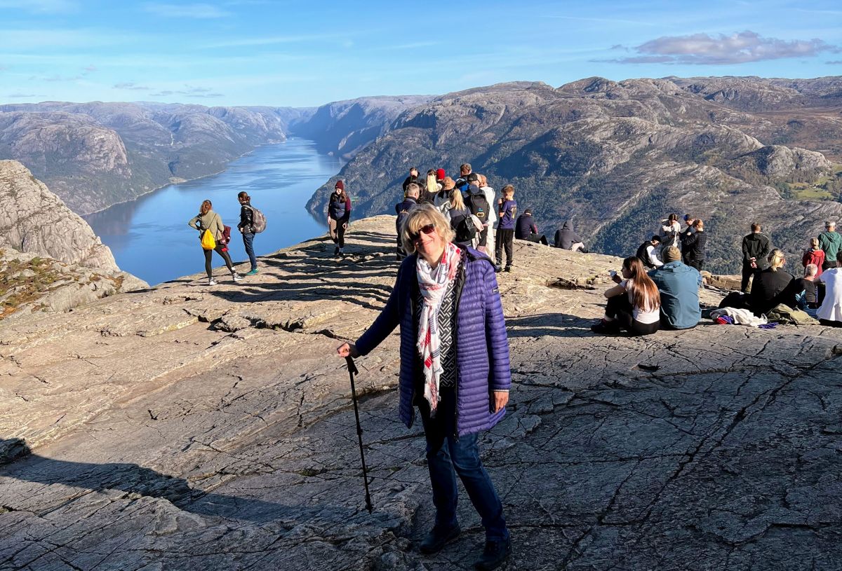 Über mich. Petra auf dem Preikestolen
