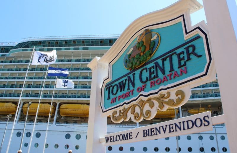 Royal Caribbean im Port of Roatan