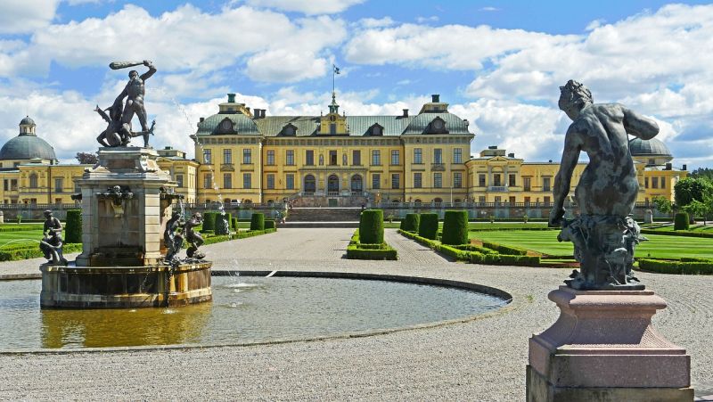 Schloss Drottningholm in Stockholm auf eigene Faust erkunden
