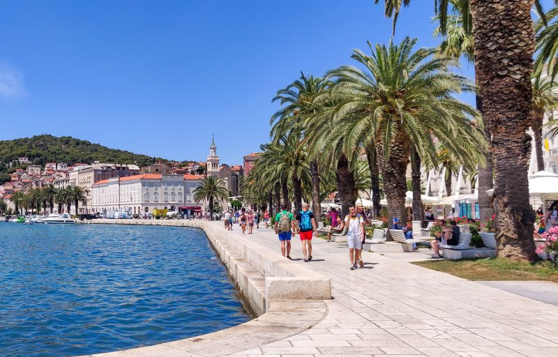 Stadtpromenade Riva in Split auf eigene Faust erkunden