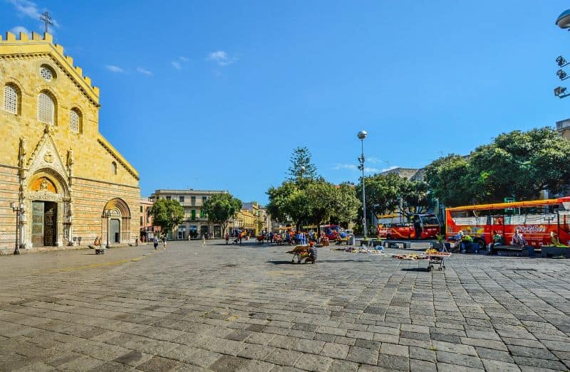 Stadtrundfahrten am Domplatz