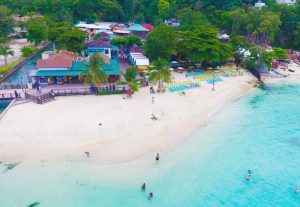 Strand vom Island Village